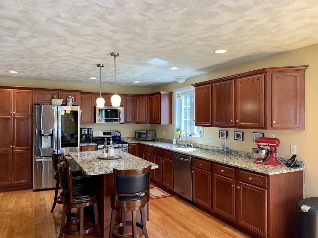 84 Mink Run Road Wilmington, MA 01887 - Photo 10 of 24 Gallery Image 10