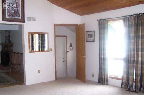 2835 Pineway Trail Howell, MI 48855 - Photo 15 of 33 20441500-14.JPG