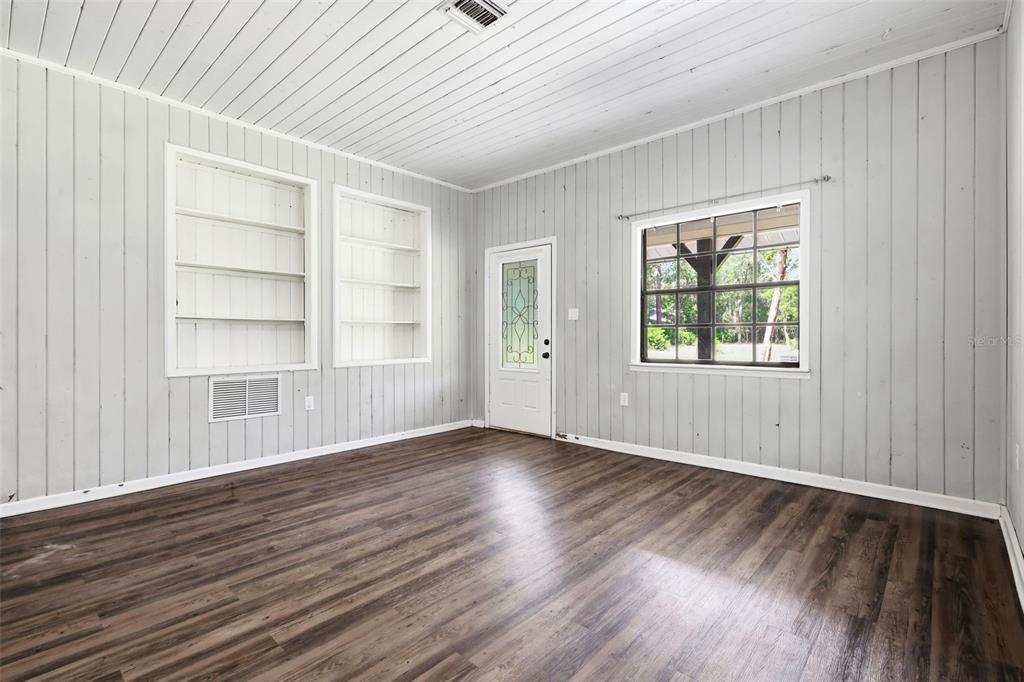 1095 South Ridgewood Avenue DeLand, FL 32720 - Photo 13 of 39