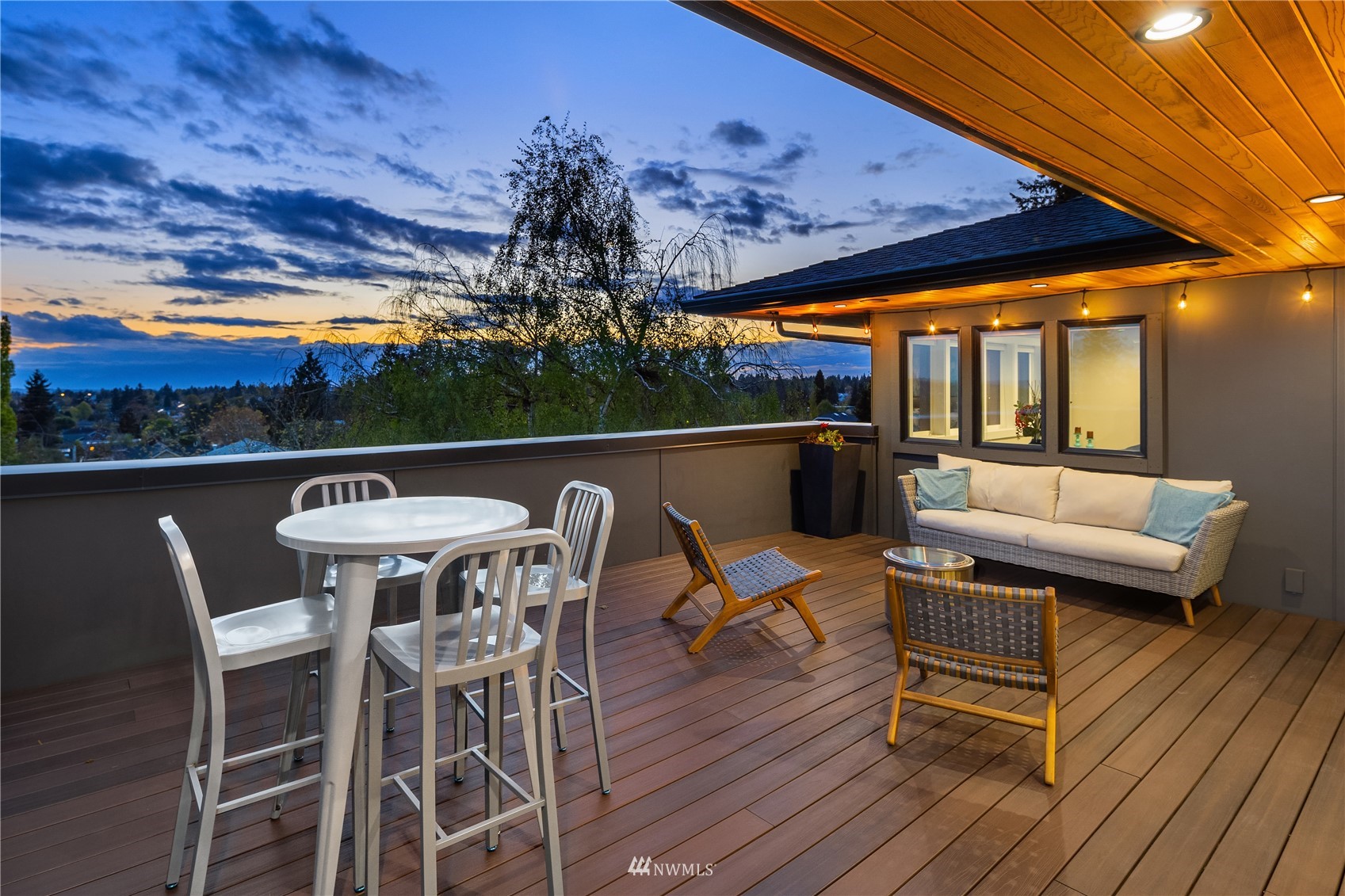 111 North 76th Street Seattle, WA 98103 - Photo 29 of 40 a outdoor space with furniture