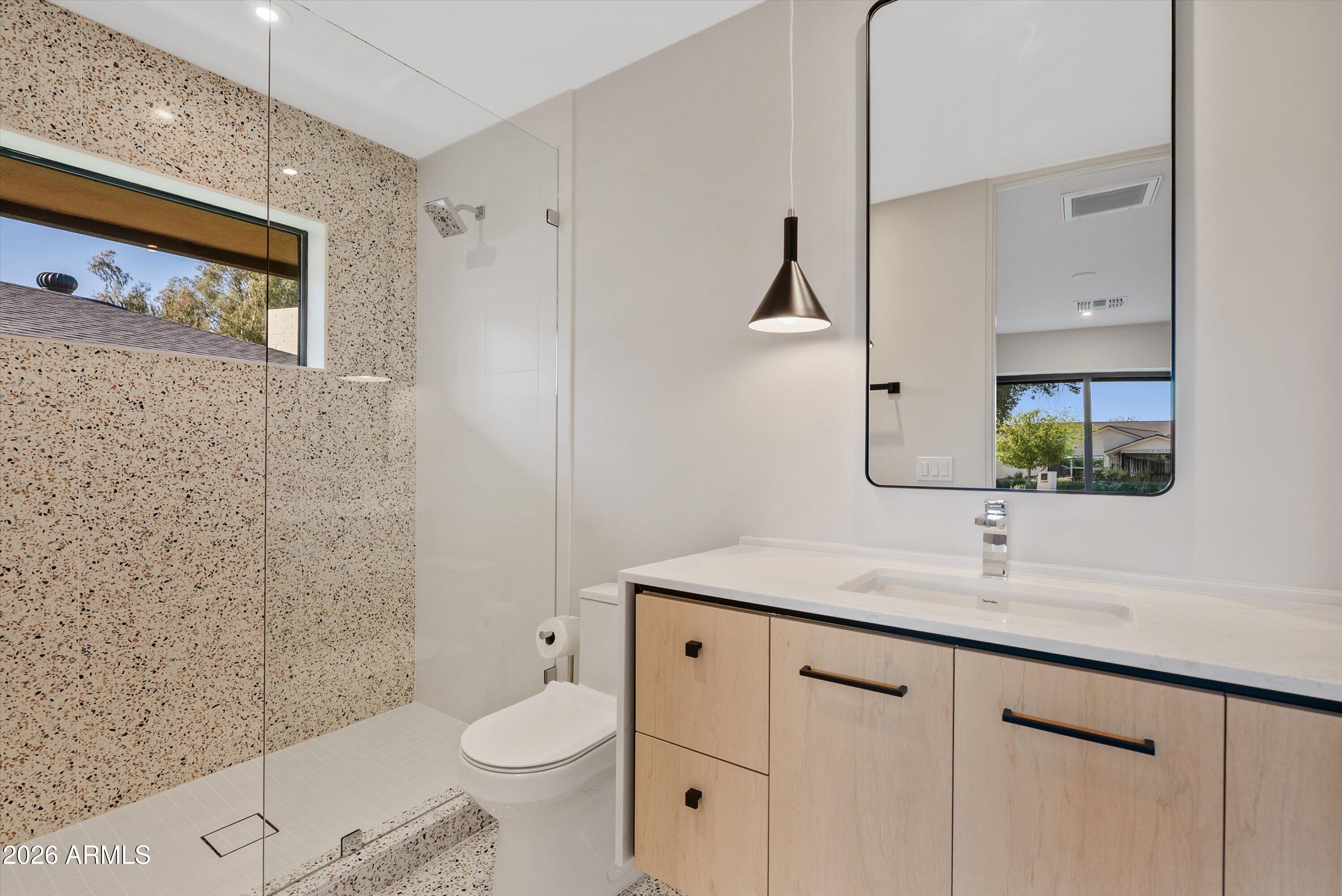4610 East Flower Street Phoenix, AZ 85018 - Photo 27 of 41 Bathroom 2