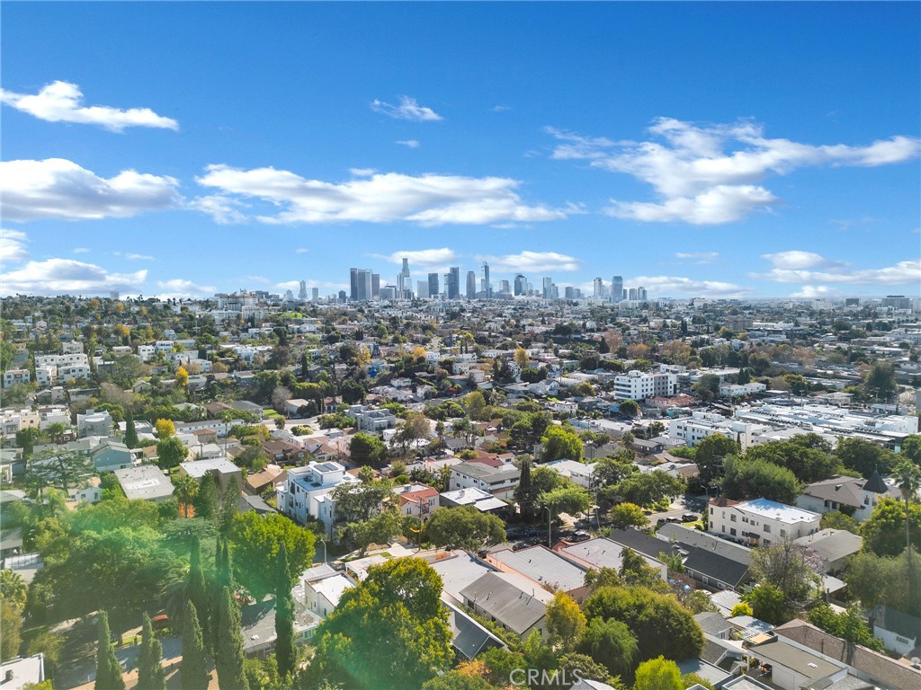 727 Robinson Street Los Angeles, CA 90026 - Photo 28 of 28 an aerial view of residential building with green space