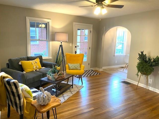 2402 Maple Street Columbus, IN 47201 - Photo 4 of 41 Gallery Image 4