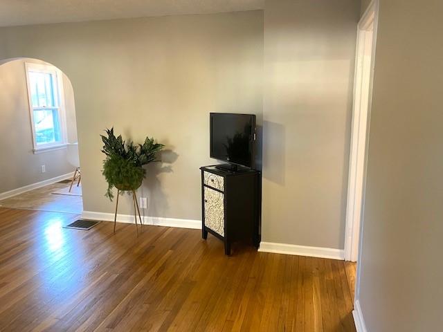 2402 Maple Street Columbus, IN 47201 - Photo 5 of 41 Gallery Image 5