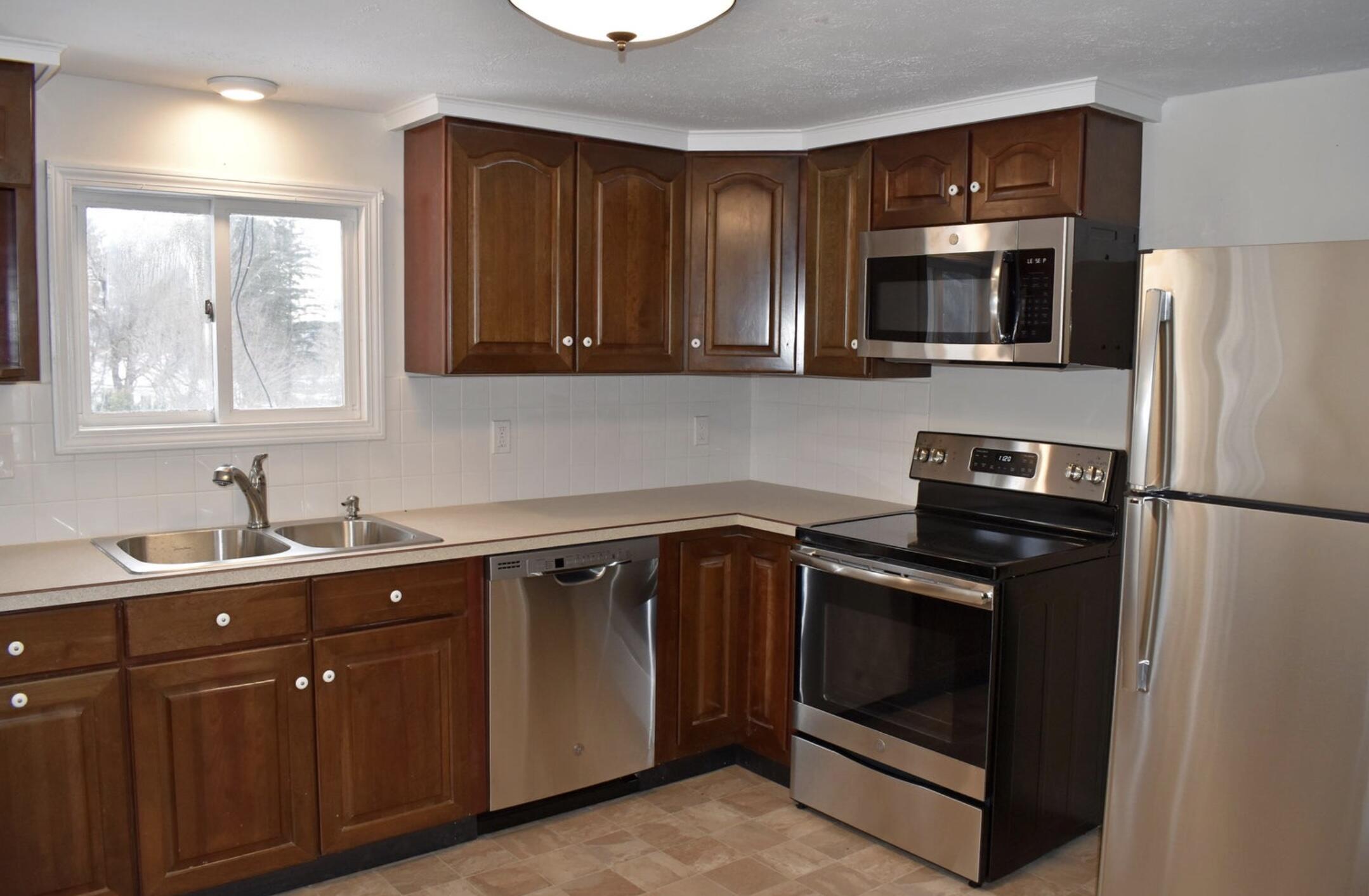 71 Middle Road Woolwich, ME 04579 - Photo 2 of 3 71middle-kitchen