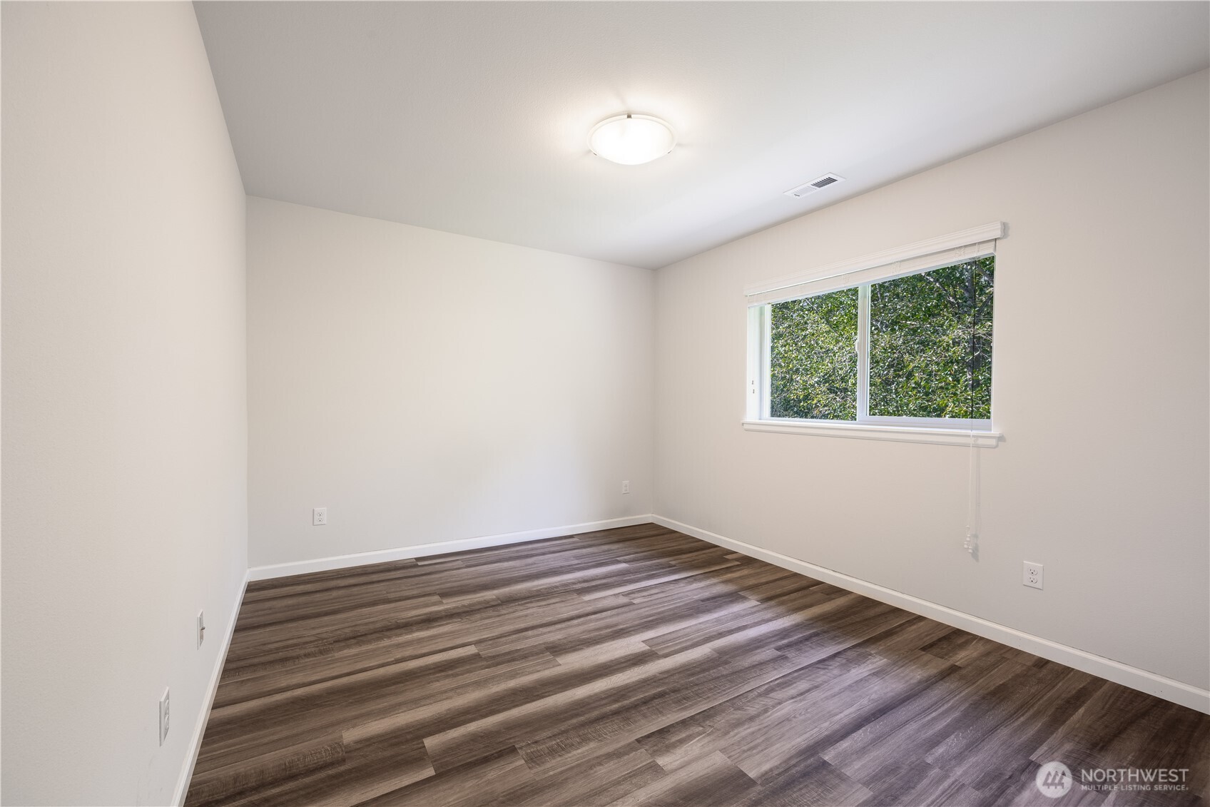 20340 85th Place Northeast Bothell, WA 98011 - Photo 28 of 32 Gallery Image 28