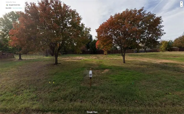 a view of outdoor space with green space