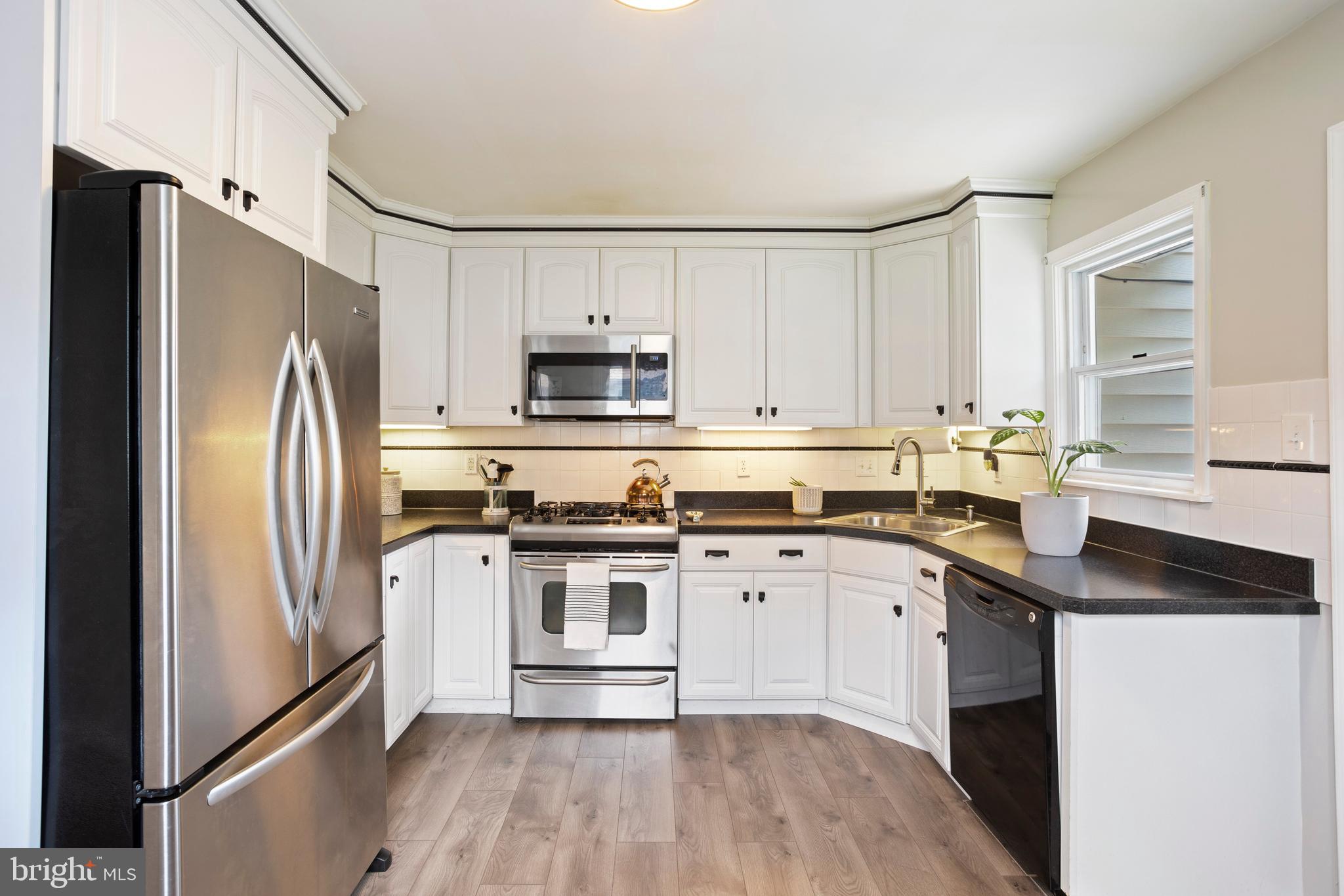 1015 Dale Road Secane, PA 19018 - Photo 7 of 24