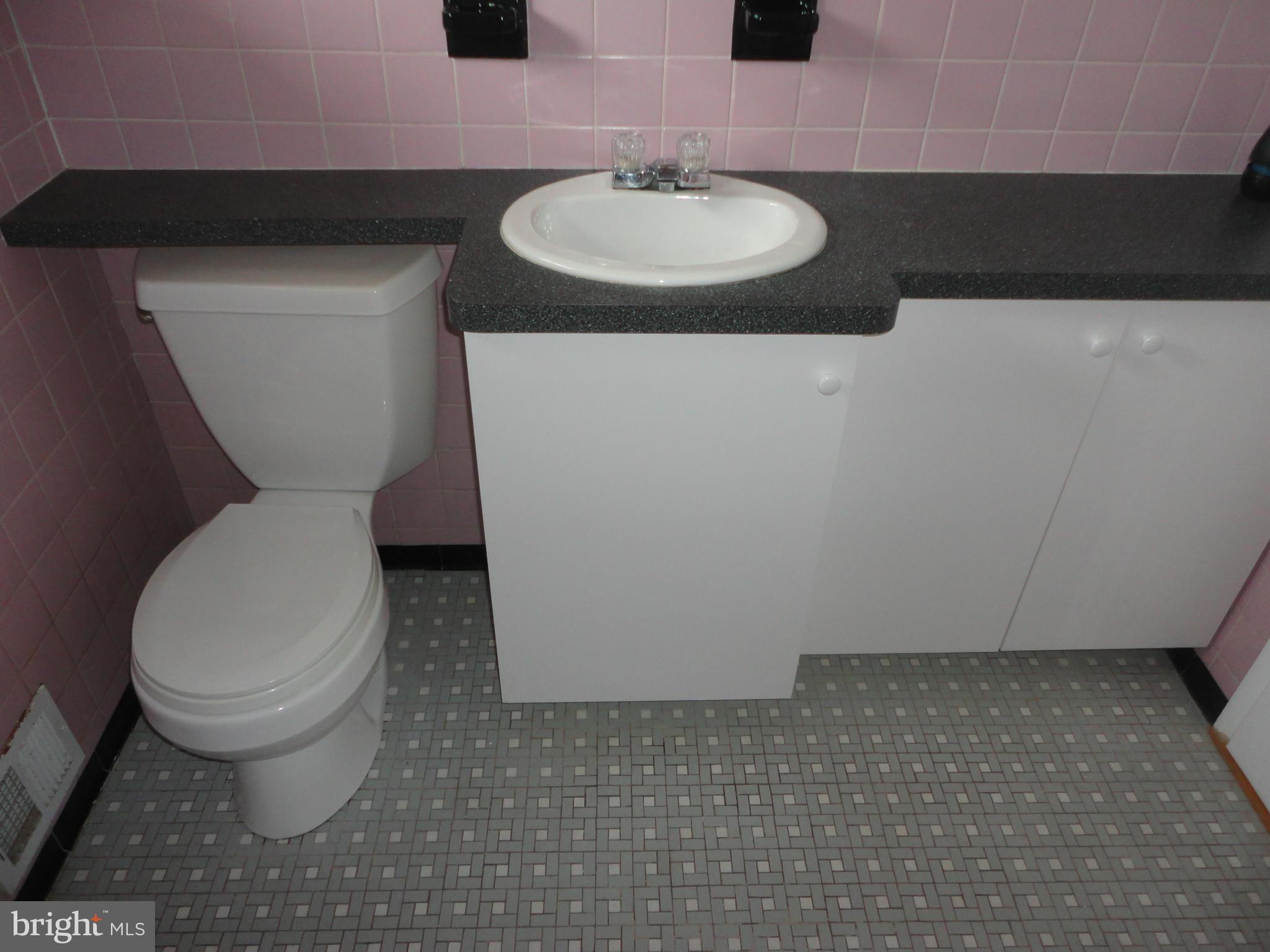 2913 Harris Avenue Silver Spring, MD 20902 - Photo 15 of 30 Bath (Master)