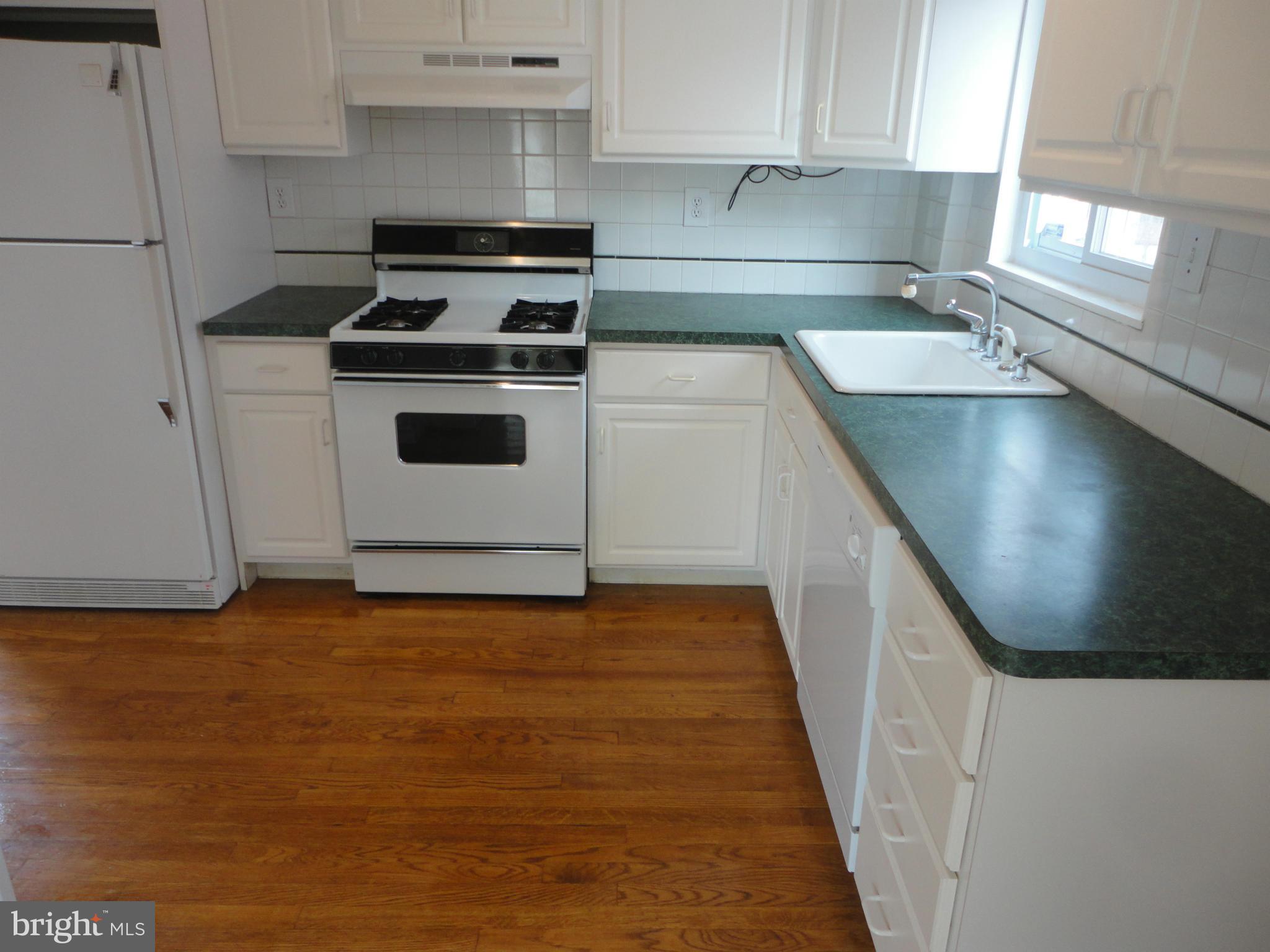 2913 Harris Avenue Silver Spring, MD 20902 - Photo 9 of 30 Kitchen