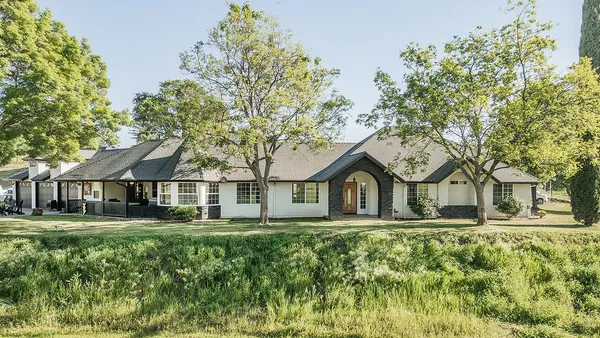 $650,000 | 27118 Redhawk Lane, Clovis, CA 93619