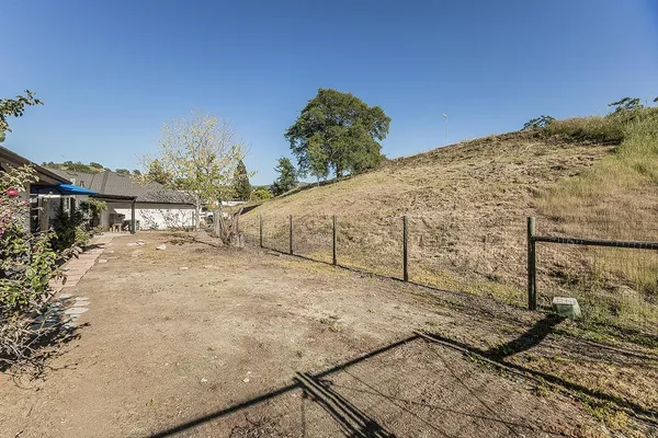 $650,000 | 27118 Redhawk Lane, Clovis, CA 93619