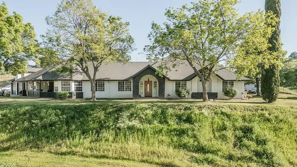 $650,000 | 27118 Redhawk Lane, Clovis, CA 93619