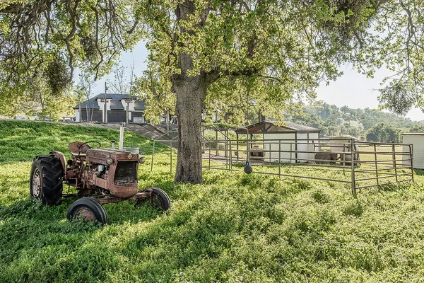 $650,000 | 27118 Redhawk Lane, Clovis, CA 93619
