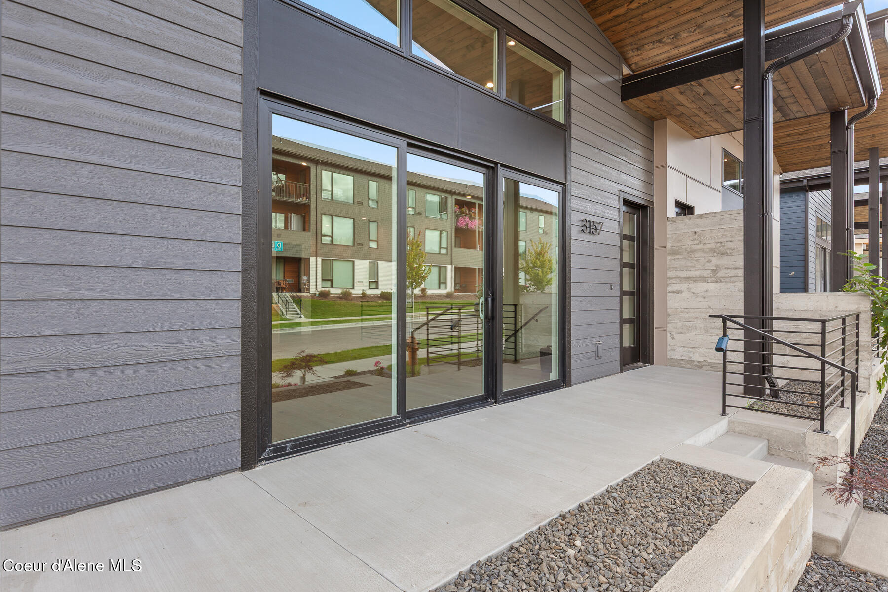 3157 North Veneer Road Coeur D'Alene, ID 83814 - Photo 4 of 27 3157NVeneerRd-4