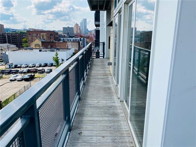 1655 Fifth Avenue, Unit 312 Pittsburgh, PA 15219 - Photo 24 of 29 a view of balcony and yard