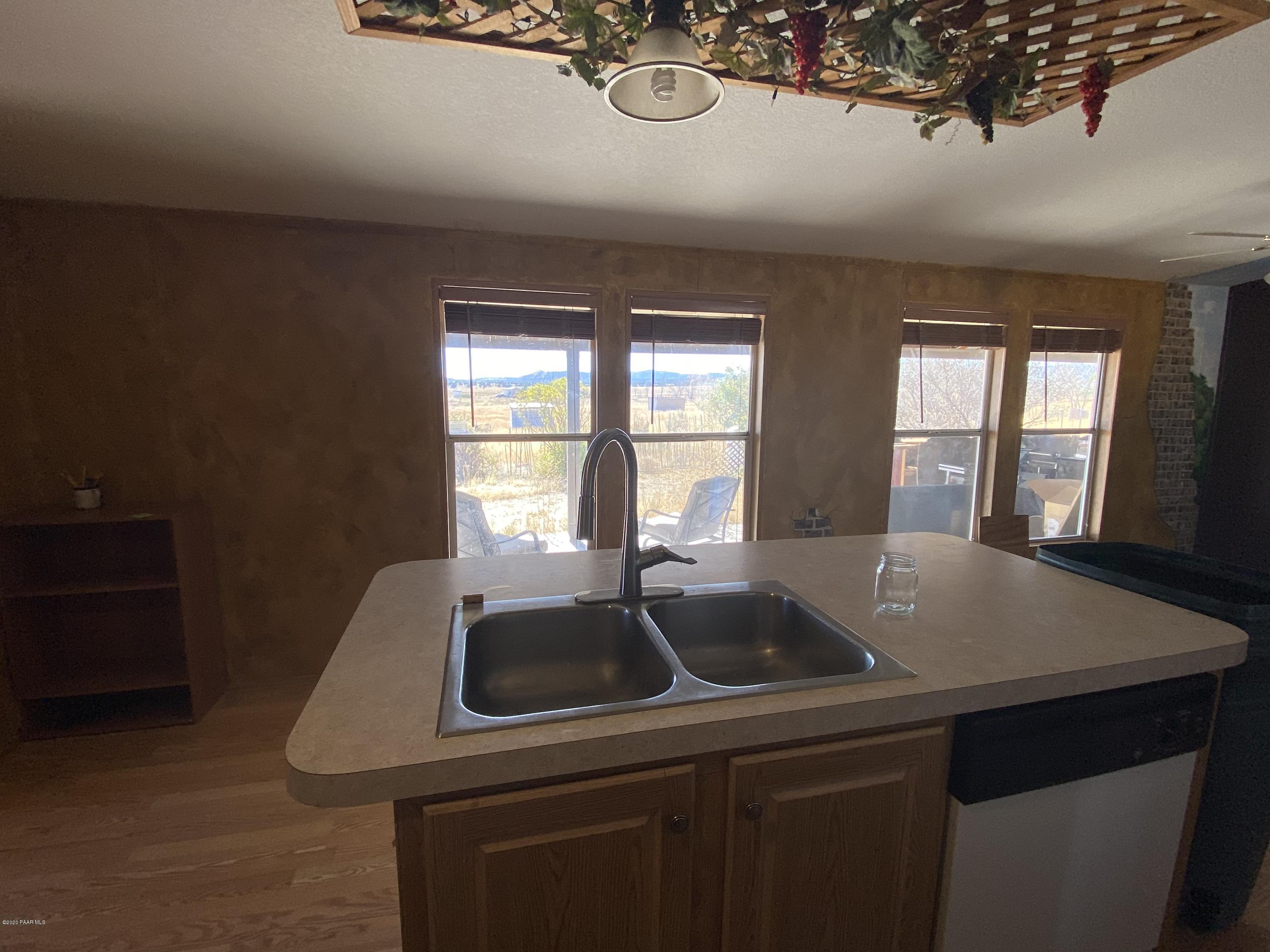 1715 Kings Court Road Paulden, AZ 86334 - Photo 3 of 25 David Droit - IMG_0835