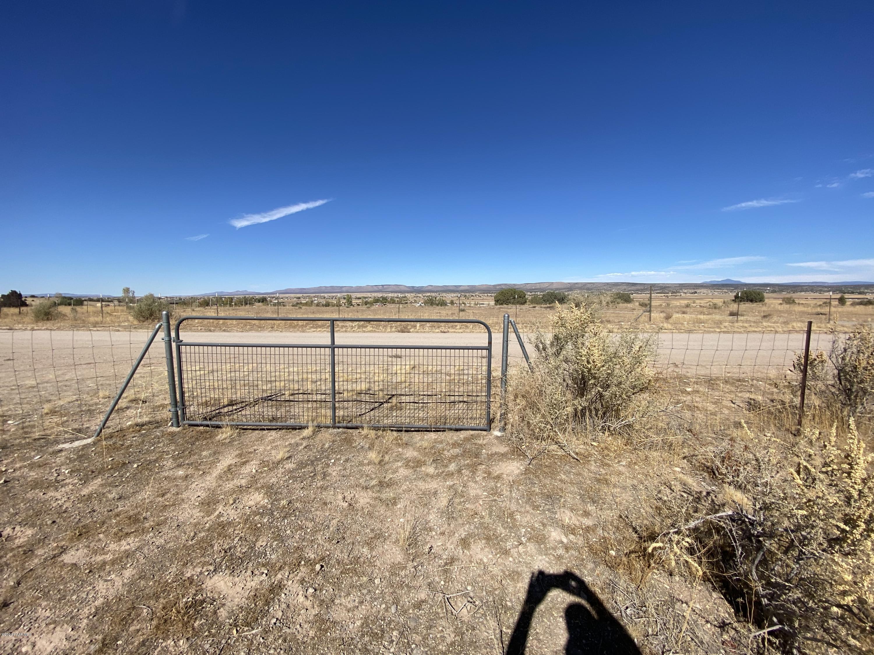 1715 Kings Court Road Paulden, AZ 86334 - Photo 4 of 25 David Droit - IMG_0852