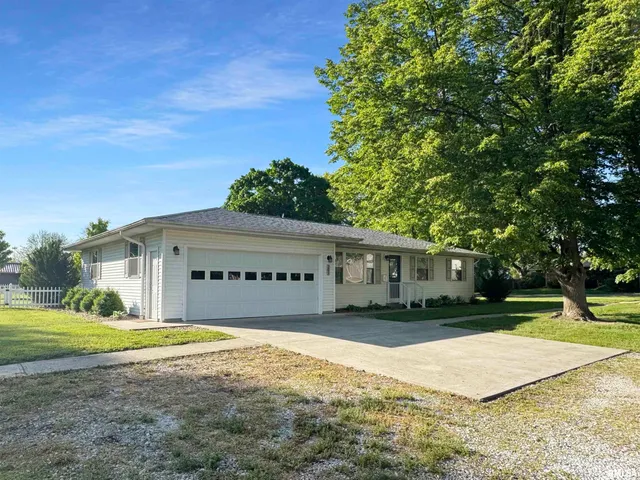 $245,000 | 201 Northeast Cross Street, Mount Sterling, IL 62353