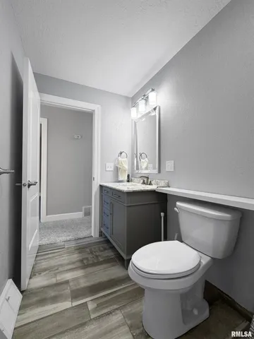 $245,000 | 201 Northeast Cross Street, Mount Sterling, IL 62353