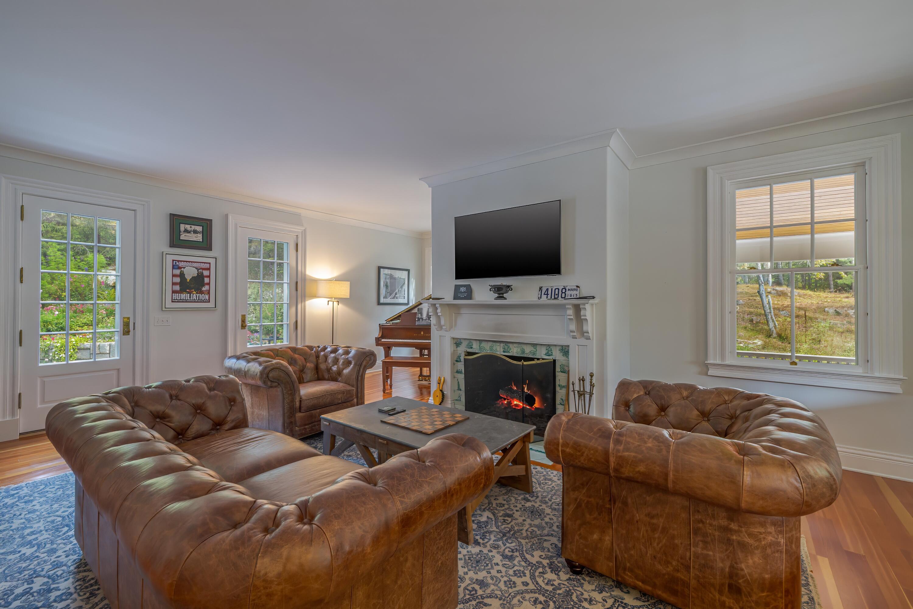 28 Harborside Road Mount Desert, ME 04662 - Photo 6 of 41 Living Room