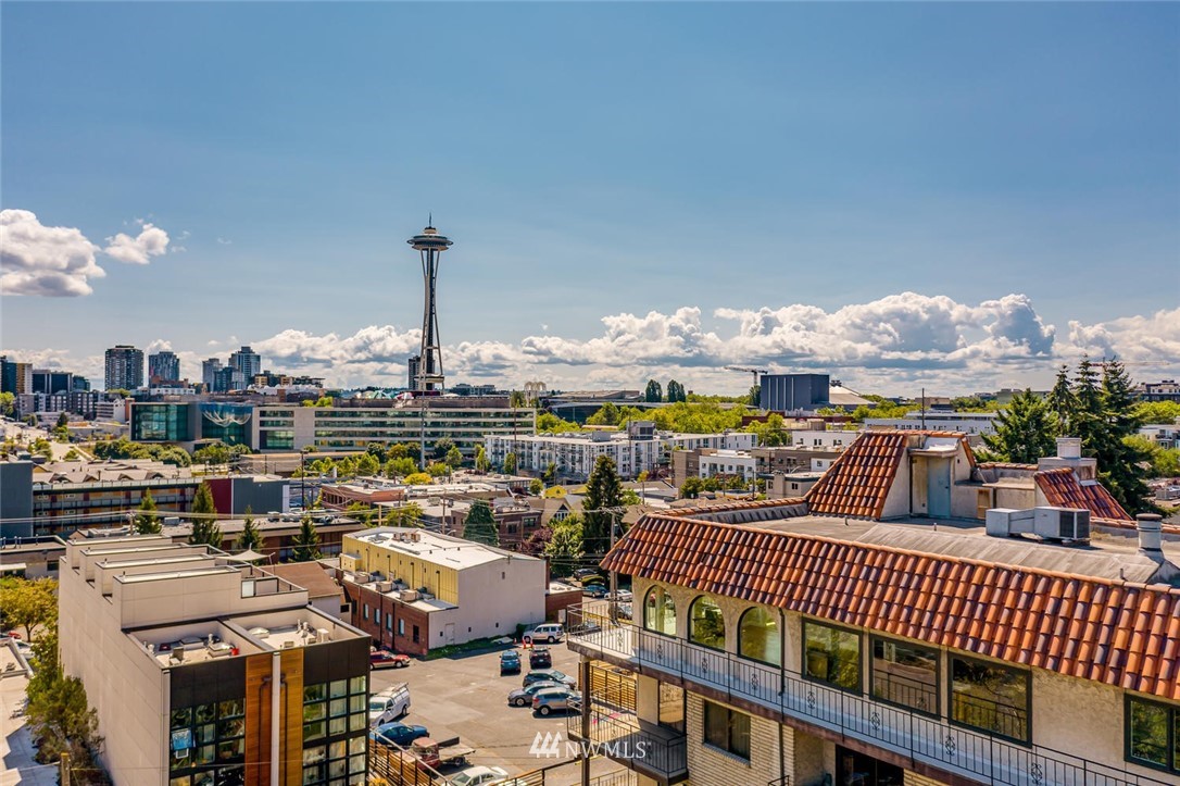 610 Aloha Street, Unit 302 Seattle, WA 98109 - Photo 22 of 27 a picture of city view