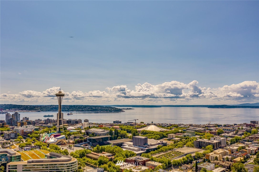 610 Aloha Street, Unit 302 Seattle, WA 98109 - Photo 25 of 27 a city view with ocean view