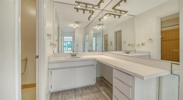 $2,000 | 7880 Palm Aire Lane, Unit 203, Sarasota, FL 34243