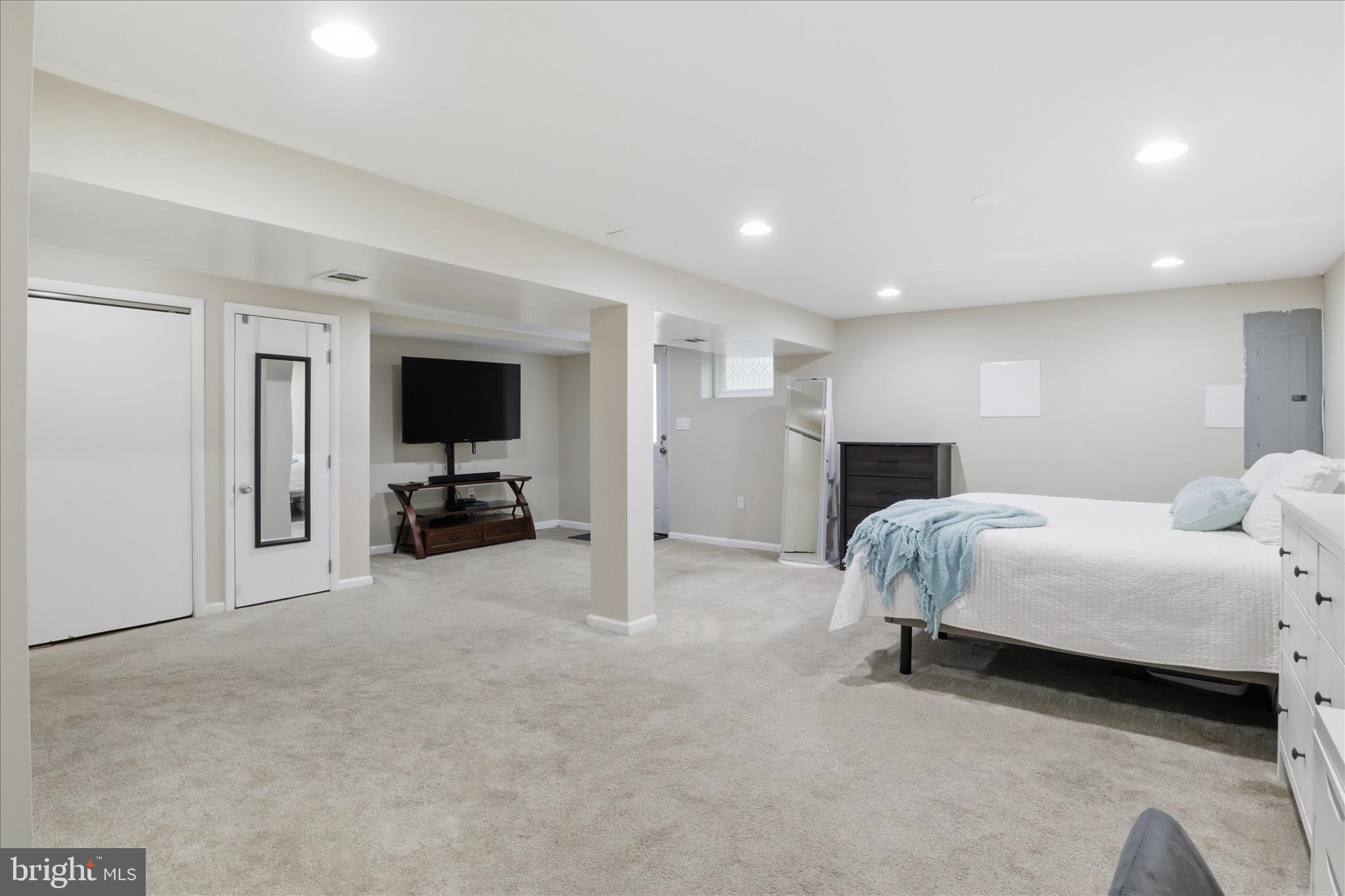 6809 Rolling Road Springfield, VA 22152 - Photo 30 of 50