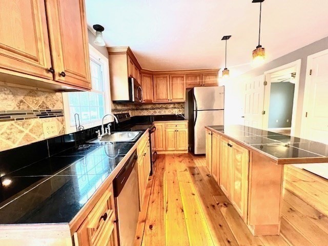 11 Buffum Road Charlton, MA 01507 - Photo 10 of 38 Gallery Image 10