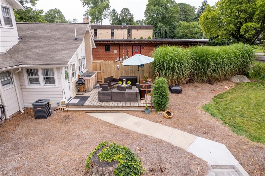 403 West Center Street Lexington, NC 27292 - Photo 5 of 41