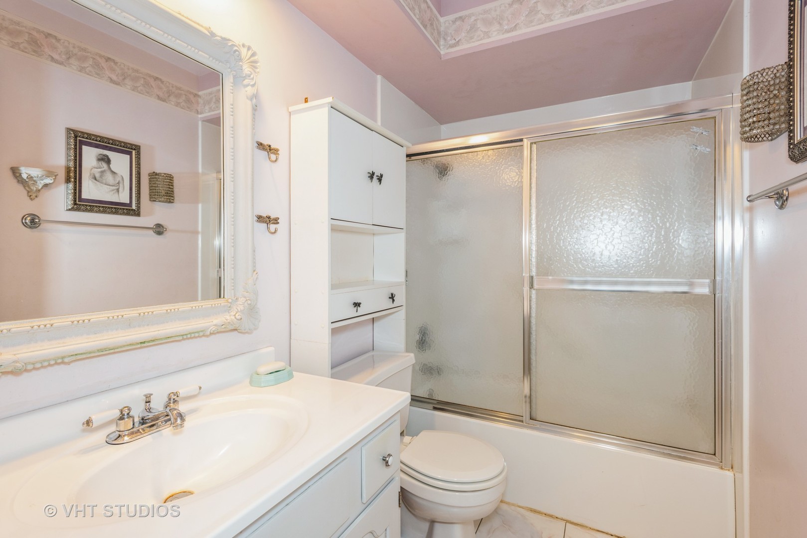 7 Green Ridge Road Elgin, IL 60120 - Photo 6 of 11 a bathroom with a sink toilet and shower