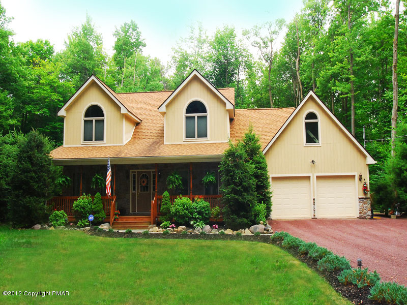 246 Aspen Road Pocono Pines, PA 18350 - Photo 1 of 14 Exterior