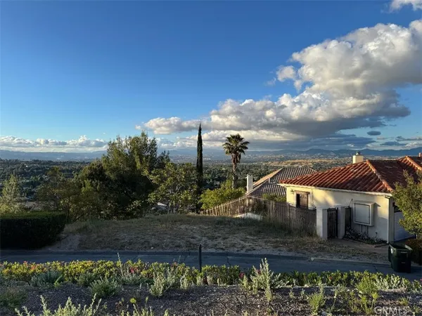 $545,000 | 23808 Bella Vista Drive, Newhall, CA 91321