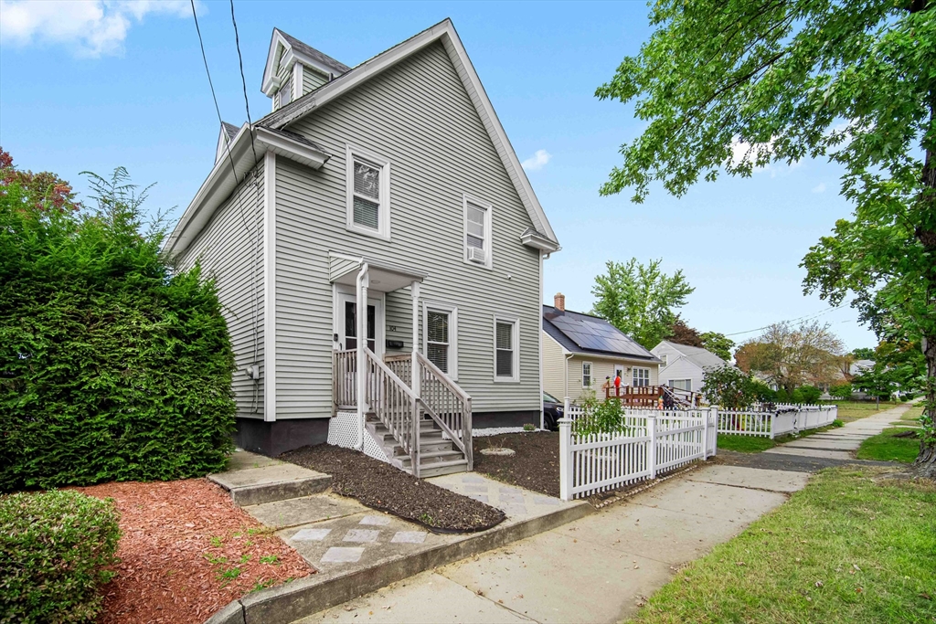 104 Farnsworth Street Springfield, MA 01107 - Photo 1 of 16 Gallery Image 1