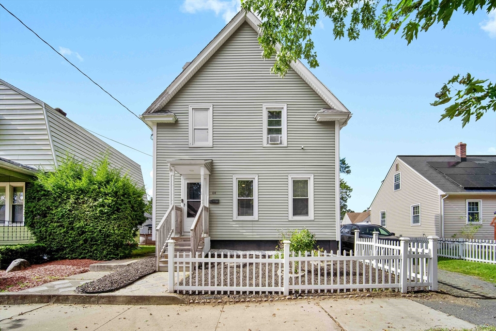 104 Farnsworth Street Springfield, MA 01107 - Photo 2 of 16 Gallery Image 2