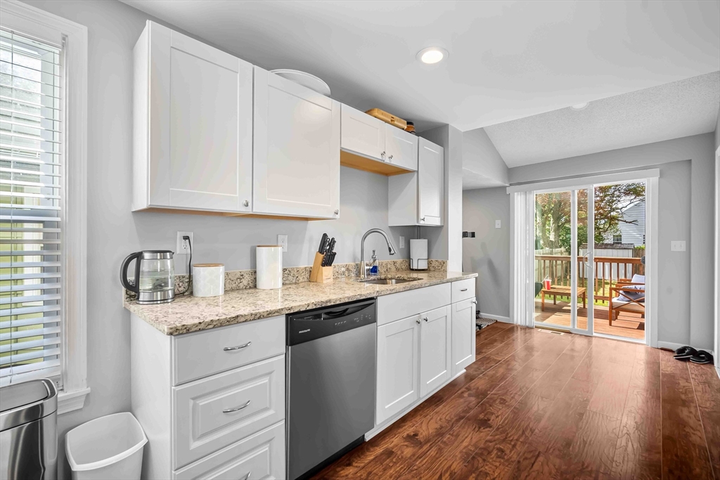 104 Farnsworth Street Springfield, MA 01107 - Photo 3 of 16 Gallery Image 3
