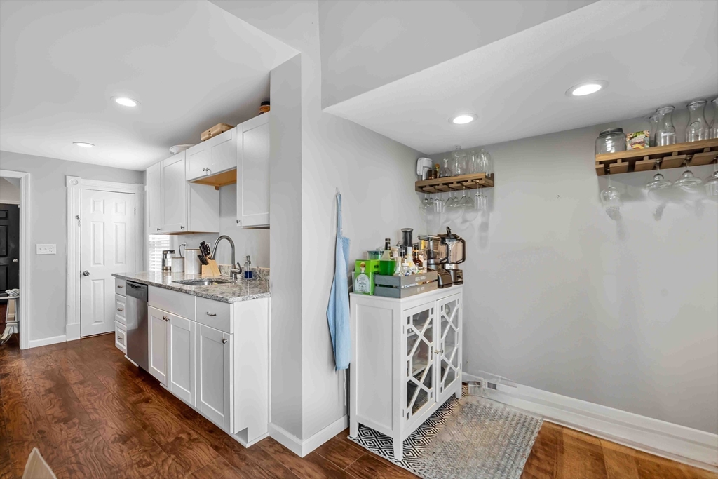 104 Farnsworth Street Springfield, MA 01107 - Photo 6 of 16 Gallery Image 6