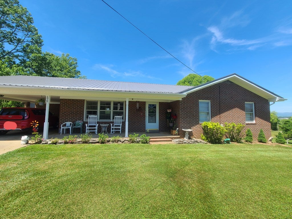 172 Petty Road Galax, VA 24333 - Photo 2 of 36 Gallery Image 2