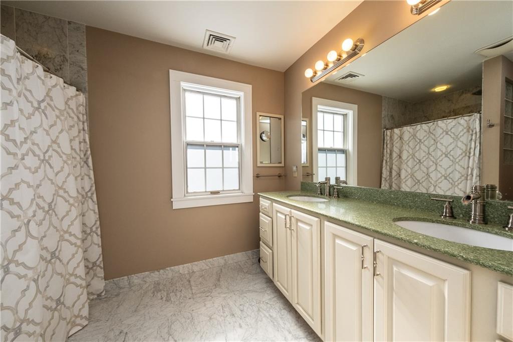427 Arden Road Pittsburgh, PA 15216 - Photo 14 of 25 Master bath