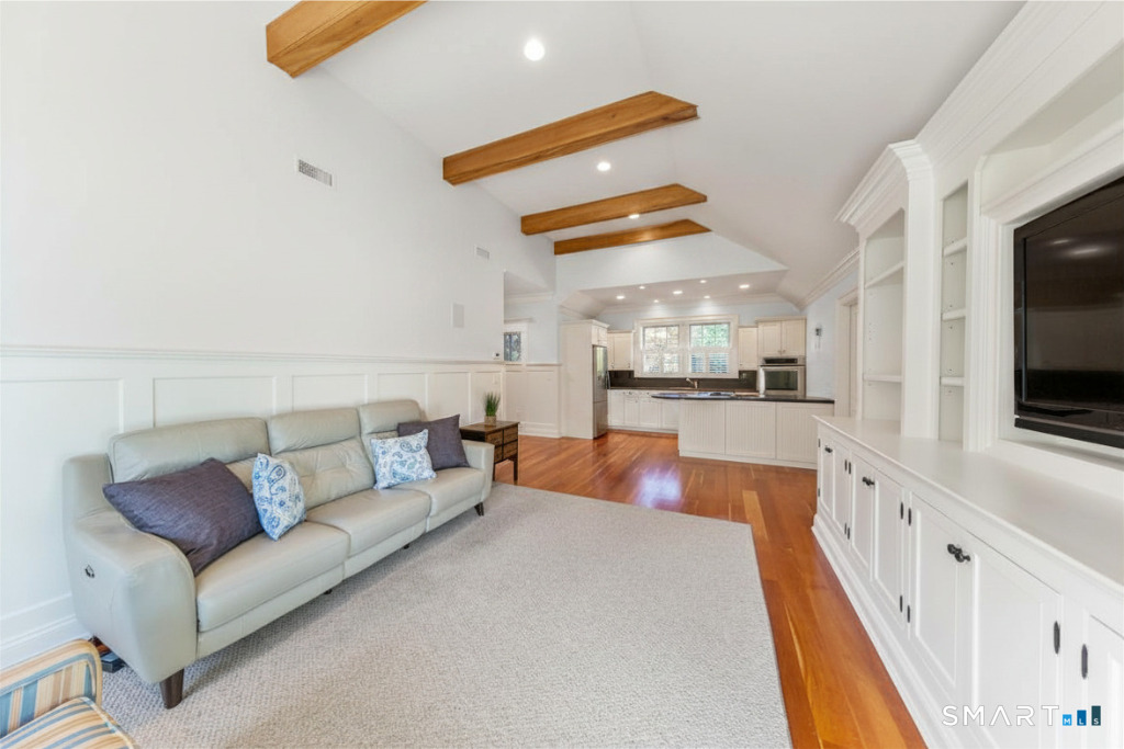 530 Flax Hill Road Norwalk, CT 06854 - Photo 4 of 13