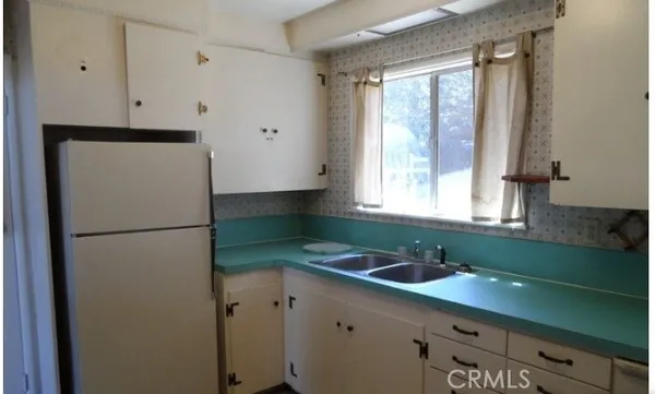 $3,375 | 961 West Foothill Boulevard, San Luis Obispo, CA 93405