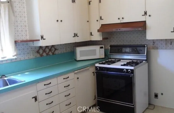 $3,375 | 961 West Foothill Boulevard, San Luis Obispo, CA 93405