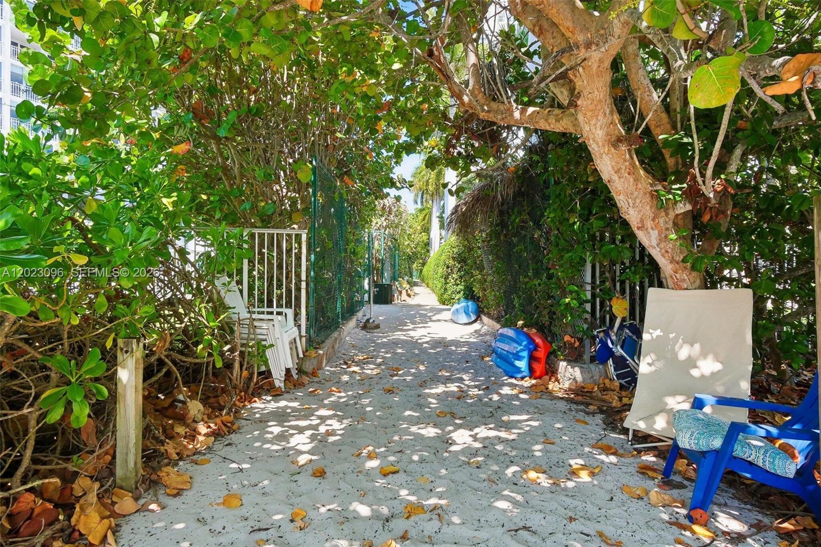 425 Grapetree Drive, Unit 211 Key Biscayne, FL 33149 - Photo 28 of 31