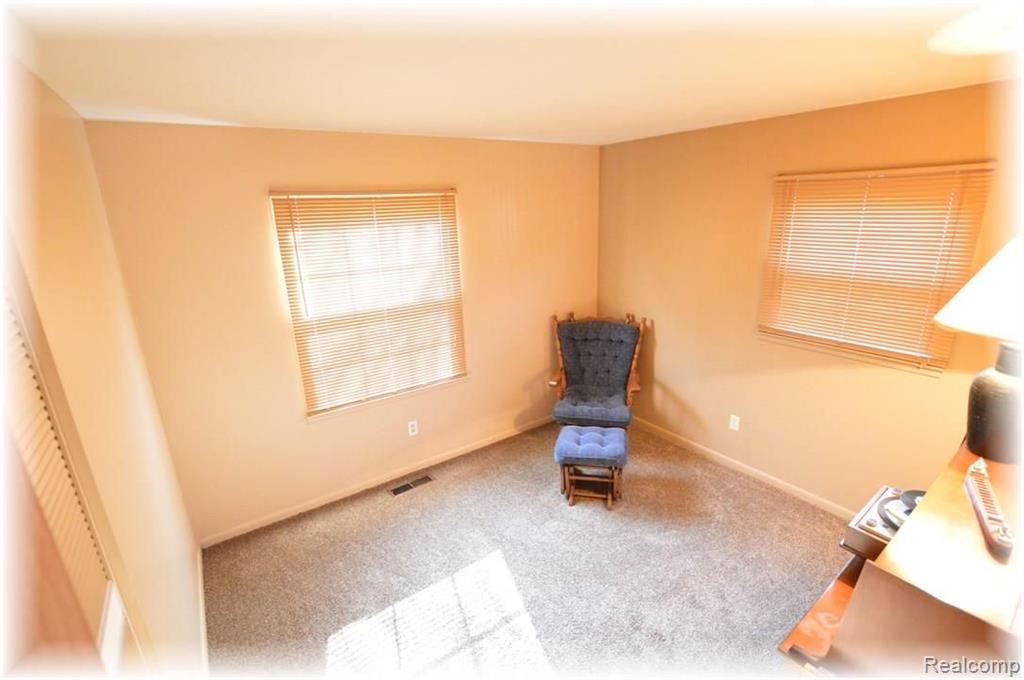3212 Avon Manor Road Rochester Hills, MI 48307 - Photo 23 of 41
