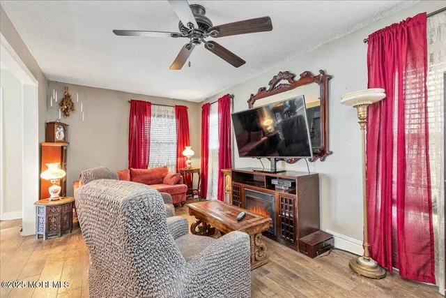 $375,000 | 37 Beacon Light Avenue, Keansburg, NJ 07734