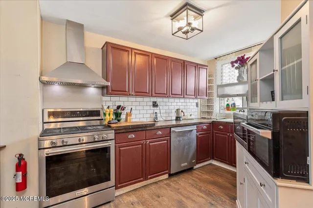 $375,000 | 37 Beacon Light Avenue, Keansburg, NJ 07734