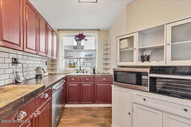 $375,000 | 37 Beacon Light Avenue, Keansburg, NJ 07734