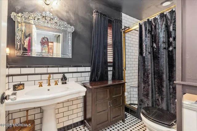 $375,000 | 37 Beacon Light Avenue, Keansburg, NJ 07734