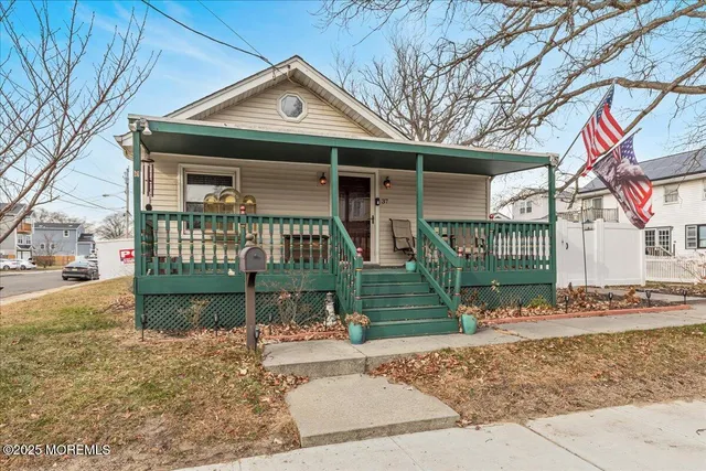 $375,000 | 37 Beacon Light Avenue, Keansburg, NJ 07734